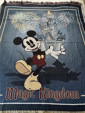 Disney Magic Kingdom Mickey Mouse Tapestry Blanket/Trow/ Afghan 49x58